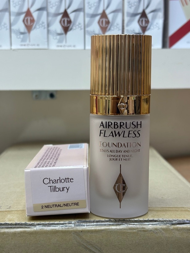 کرم پودر شارلوت تیلبری Airbrush Flawless رنگ 2NEUTRAL/neutre